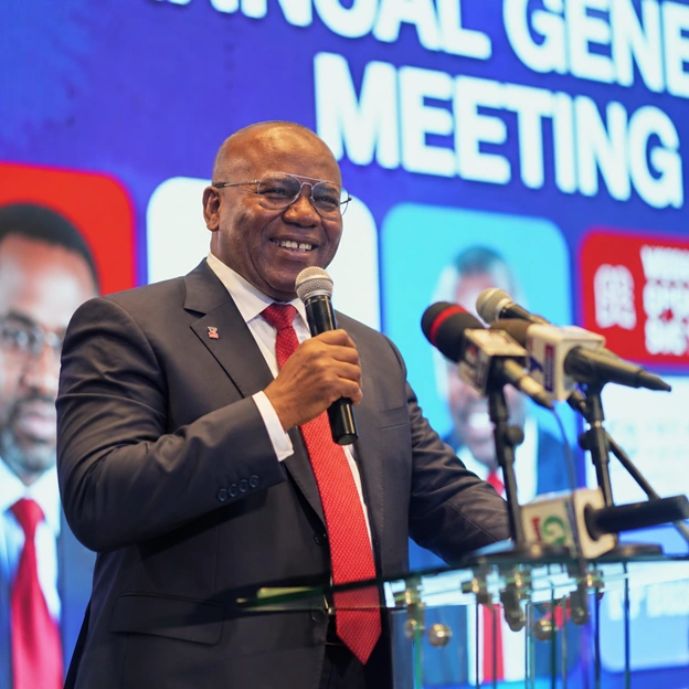 Mr Henry Onwuzurigbo – GAB Governing Council Member unveiling the sixth edition of GH Bankers’ Voice